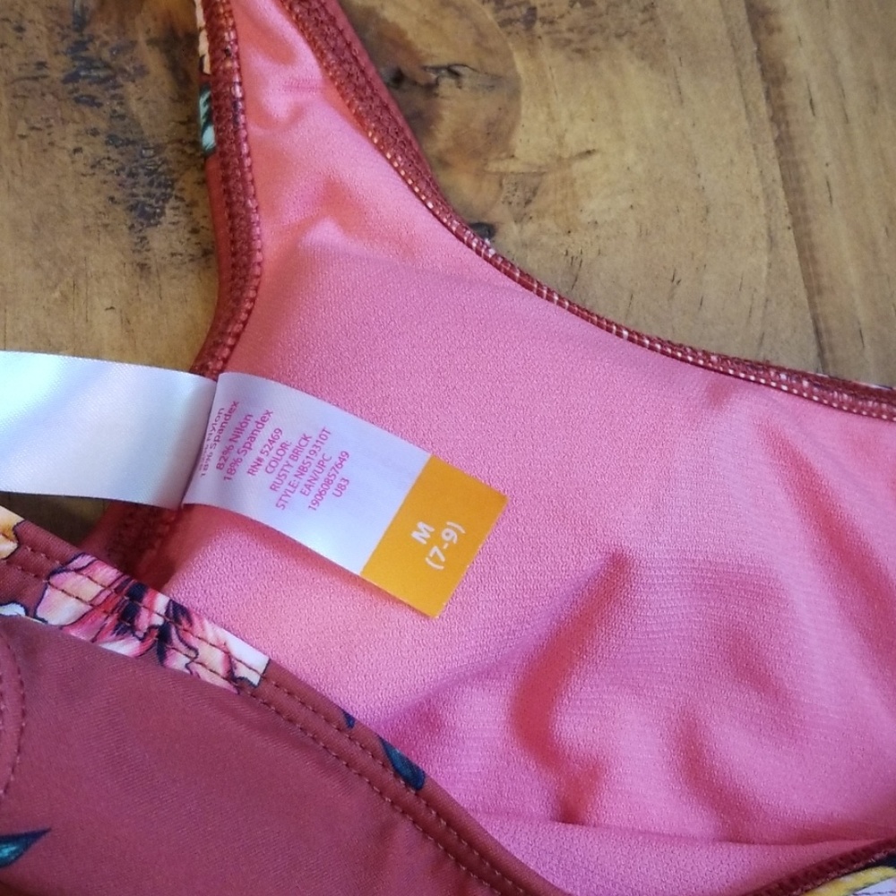 Swimsuit - Picture 4 of 4